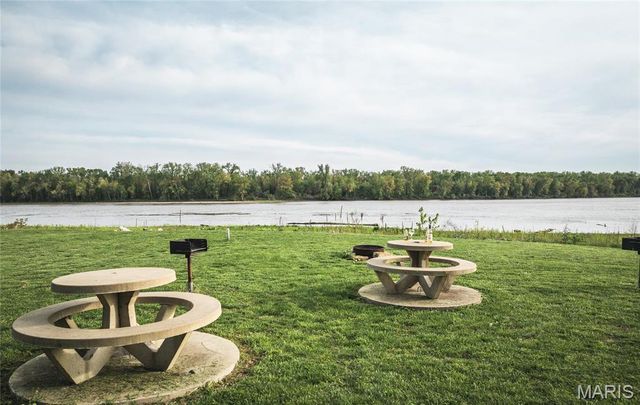 1435 W Main Street, Grafton, IL 62037