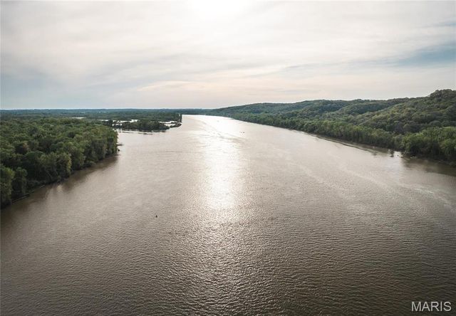 1435 W Main Street, Grafton, IL 62037