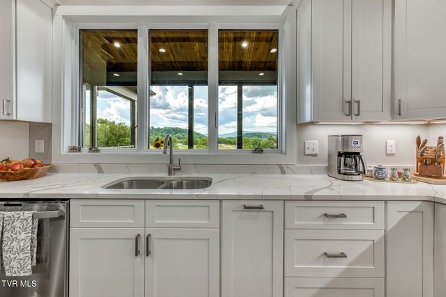 40 North Berwick Lane, Chuckey, TN 37641