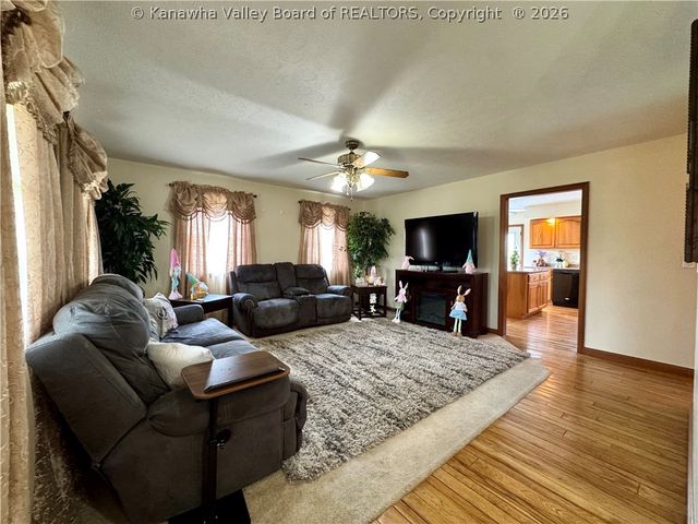 18 Antioch Road, Red House, WV 25168