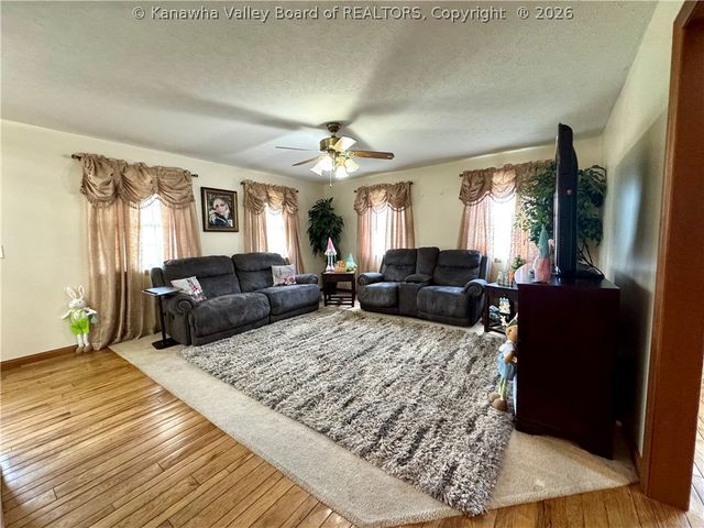 18 Antioch Road, Red House, WV 25168