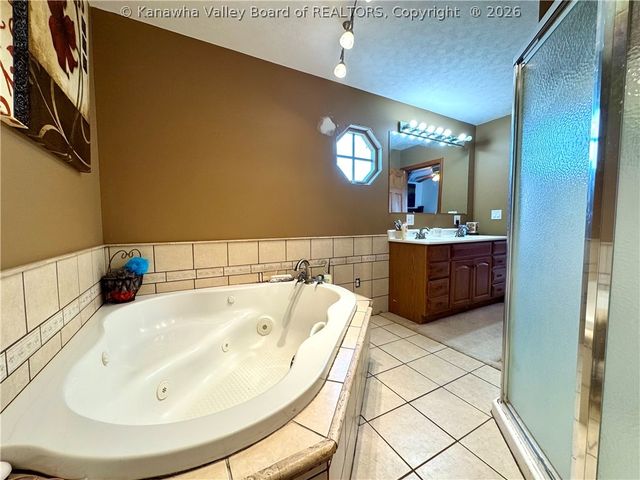 18 Antioch Road, Red House, WV 25168