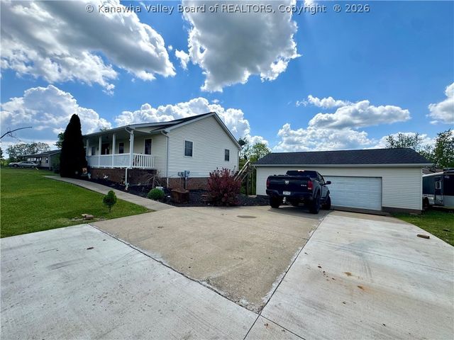 18 Antioch Road, Red House, WV 25168