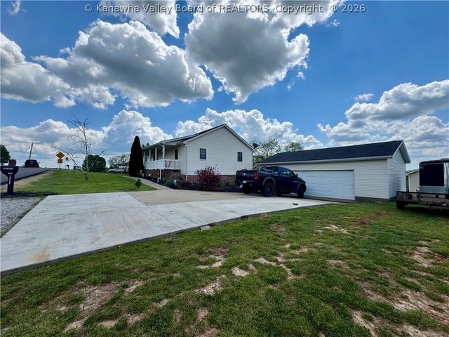18 Antioch Road, Red House, WV 25168