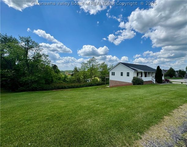18 Antioch Road, Red House, WV 25168