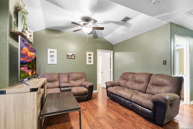 2219 Muuga, San Antonio, TX 78251