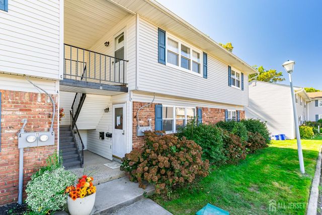 11 Indiana Court B, Old Bridge, NJ 07747