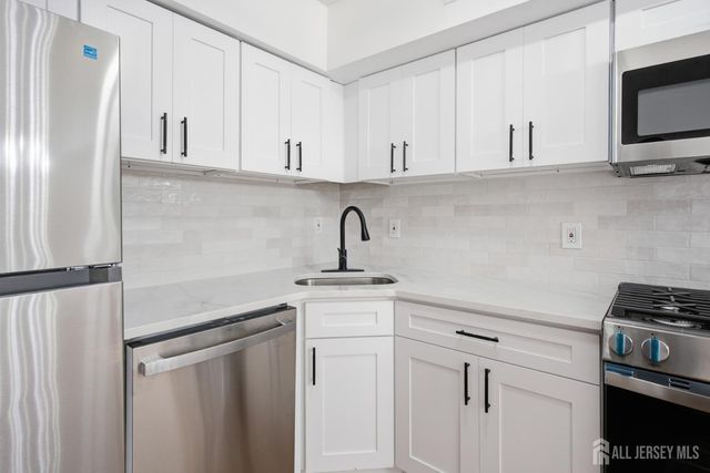 11 Indiana Court B, Old Bridge, NJ 07747