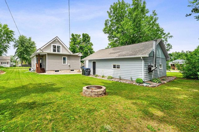 116 E LAW STREET, New London, WI 54961