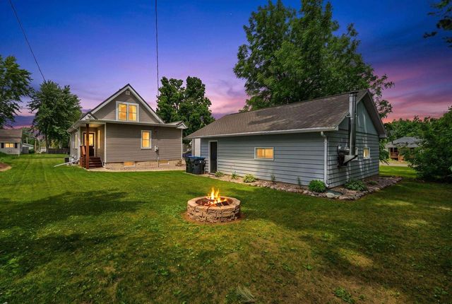 116 E LAW STREET, New London, WI 54961
