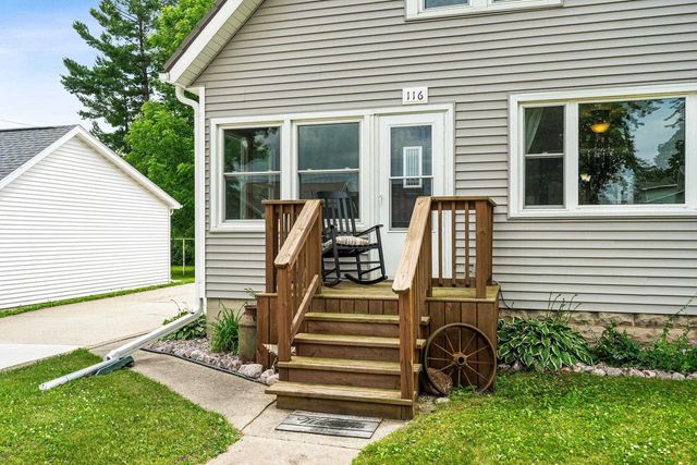 116 E LAW STREET, New London, WI 54961