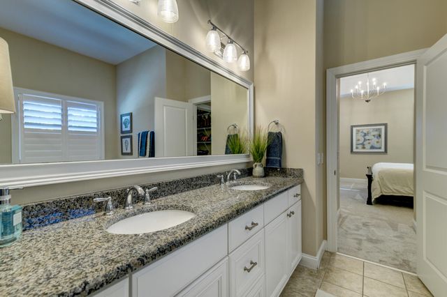 5551 Crescent View Drive, North Charleston, SC 29420