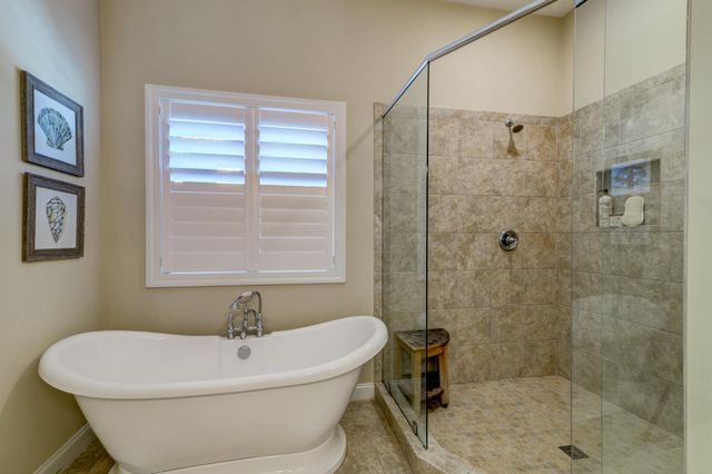 5551 Crescent View Drive, North Charleston, SC 29420