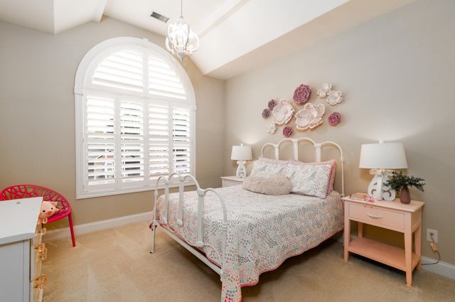 5551 Crescent View Drive, North Charleston, SC 29420