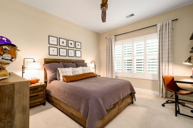5551 Crescent View Drive, North Charleston, SC 29420