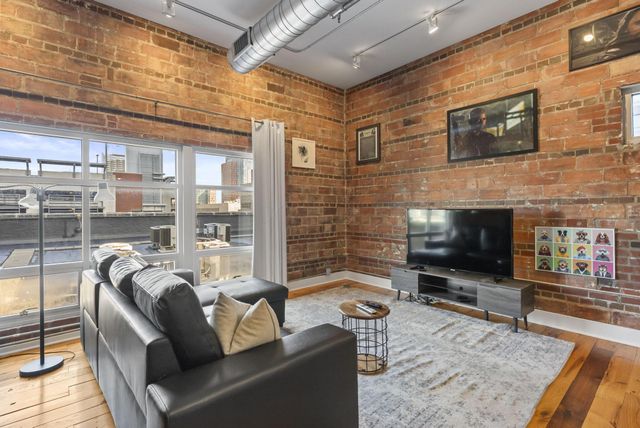 221 N Front Street, 602, Columbus, OH 43215