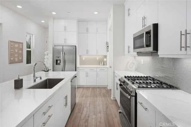 27467 Mercantile Court, Valencia, CA 91381