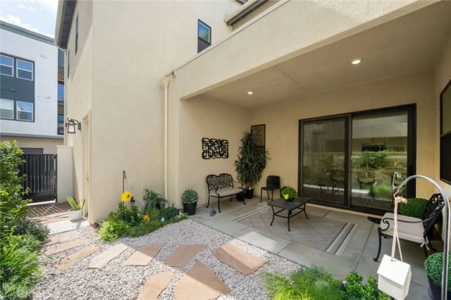 27467 Mercantile Court, Valencia, CA 91381