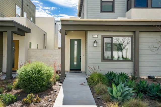 27467 Mercantile Court, Valencia, CA 91381