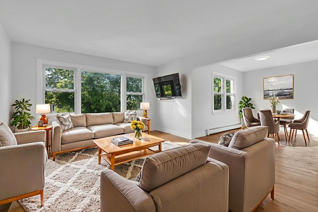 512 W Ida Court 2, Mount Prospect, IL 60056