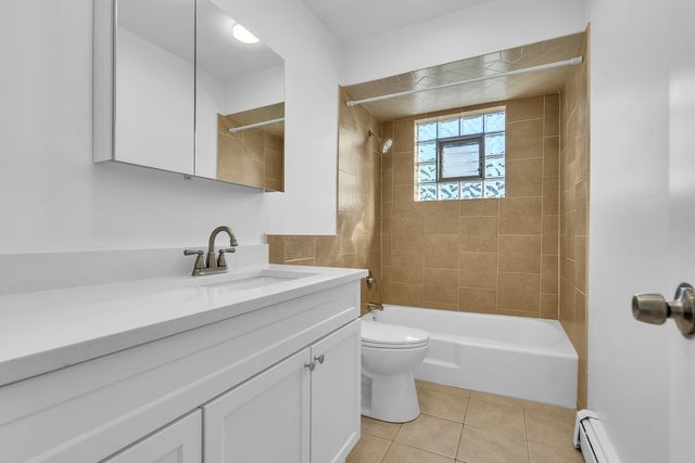 512 W Ida Court 2, Mount Prospect, IL 60056