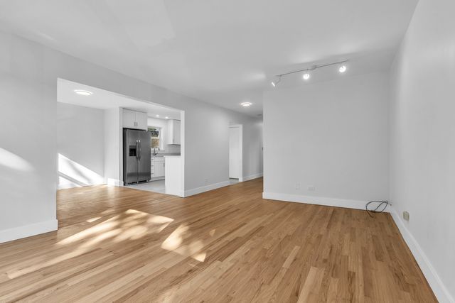 512 W Ida Court 2, Mount Prospect, IL 60056