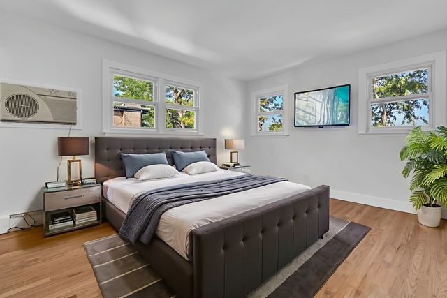 512 W Ida Court 2, Mount Prospect, IL 60056