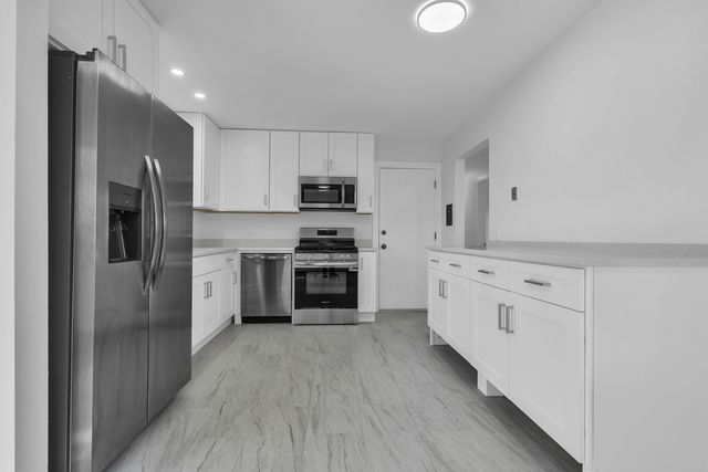 512 W Ida Court 2, Mount Prospect, IL 60056