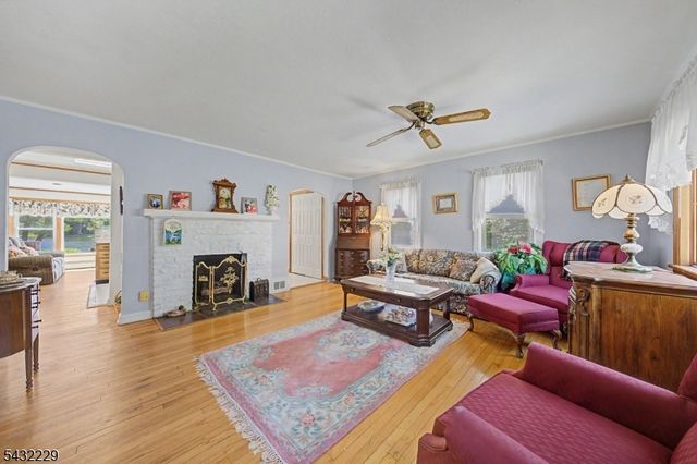 55 Intervale Rd, Parsippany-troy Hills Twp., NJ 07005