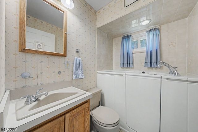 55 Intervale Rd, Parsippany-troy Hills Twp., NJ 07005