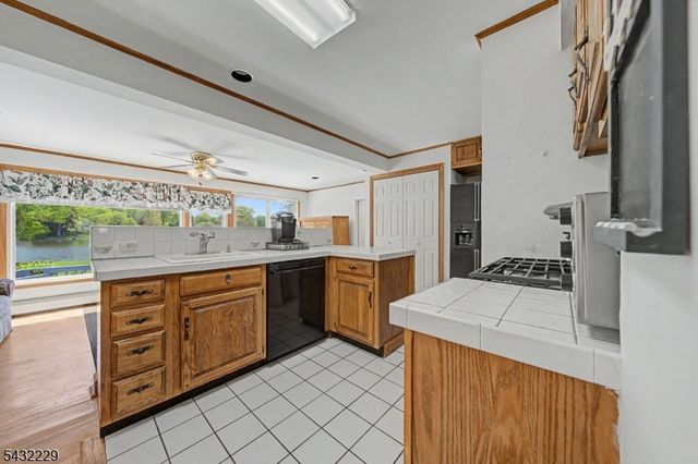 55 Intervale Rd, Parsippany-troy Hills Twp., NJ 07005