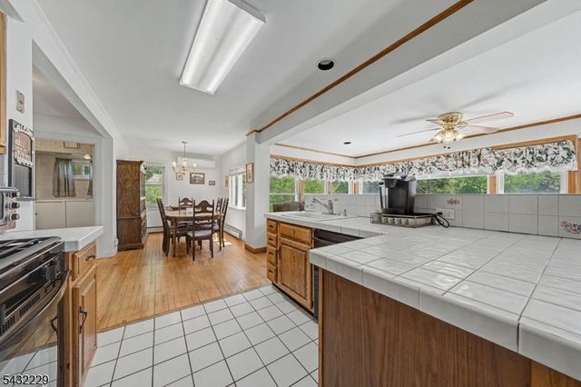 55 Intervale Rd, Parsippany-troy Hills Twp., NJ 07005