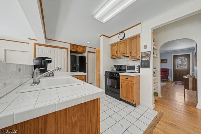 55 Intervale Rd, Parsippany-troy Hills Twp., NJ 07005