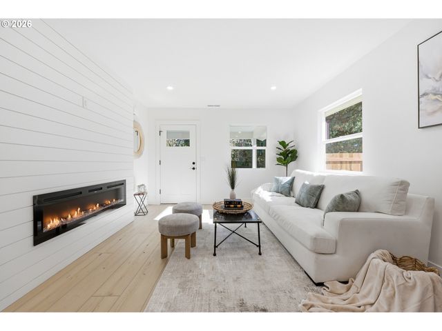 3100 Q St, Vancouver, WA 98663