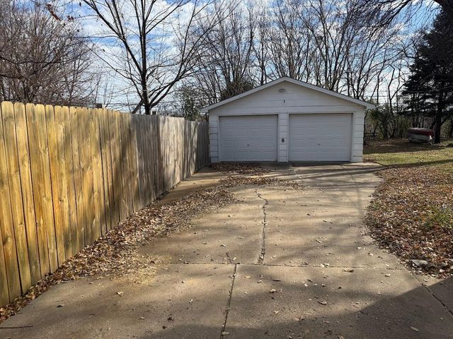 412 Angel Avenue SW, Watertown, MN 55388