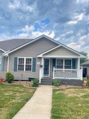 4718 SW 30th St, Topeka, KS 66614