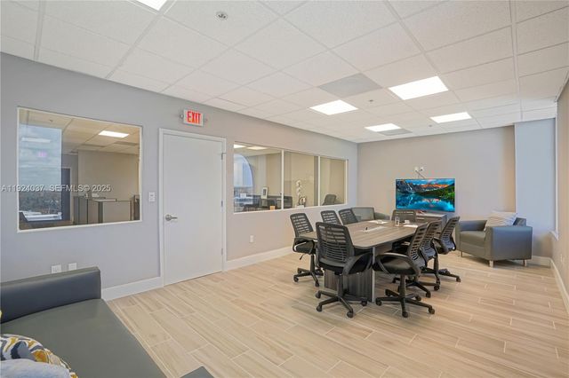 12550 Biscayne Blvd 902, North Miami, FL 33181