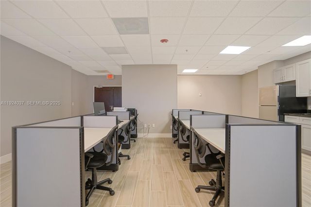 12550 Biscayne Blvd 902, North Miami, FL 33181