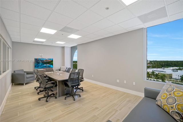 12550 Biscayne Blvd 902, North Miami, FL 33181