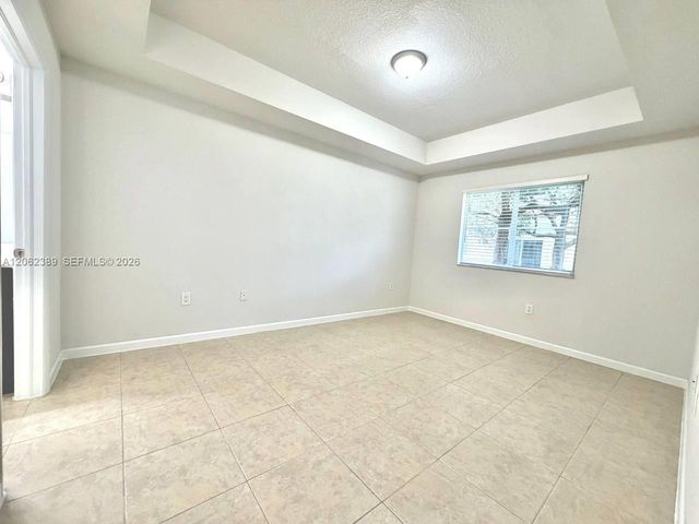 3417 W 80th St 108, Hialeah, FL 33018