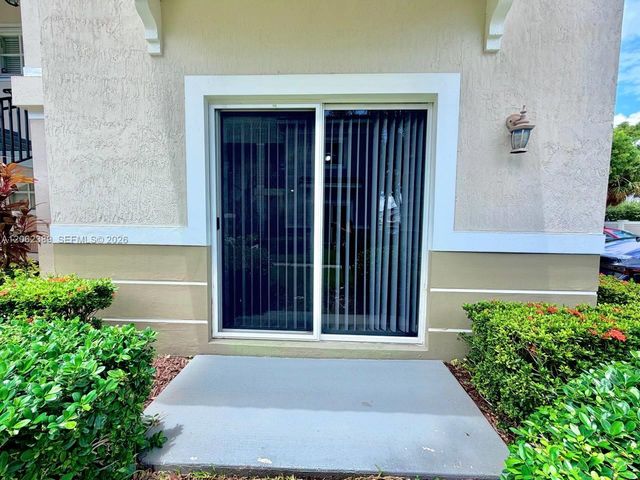 3417 W 80th St 108, Hialeah, FL 33018