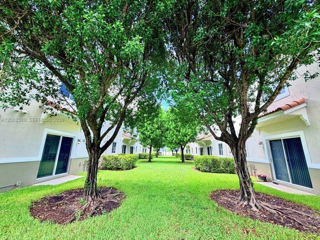 3417 W 80th St 108, Hialeah, FL 33018