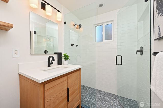 4024 55th Avenue SW, Seattle, WA 98116