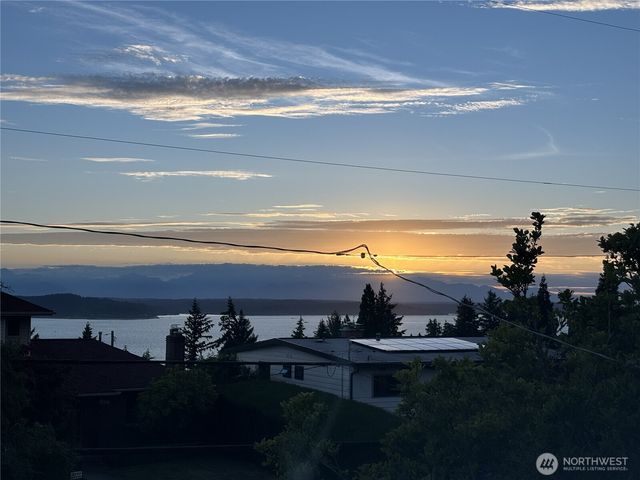 4024 55th Avenue SW, Seattle, WA 98116