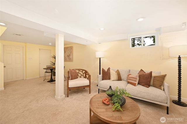 4024 55th Avenue SW, Seattle, WA 98116