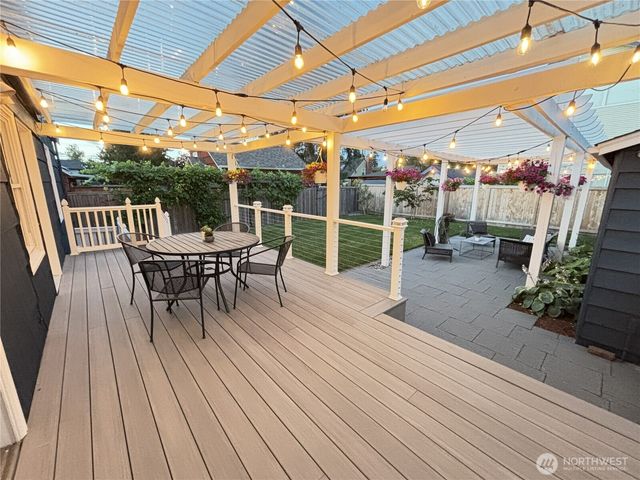4024 55th Avenue SW, Seattle, WA 98116