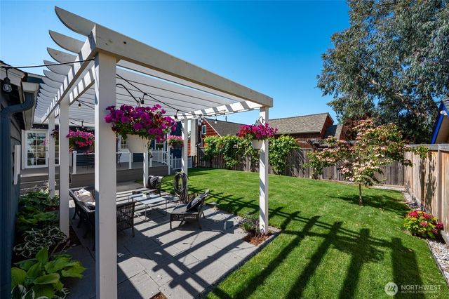 4024 55th Avenue SW, Seattle, WA 98116