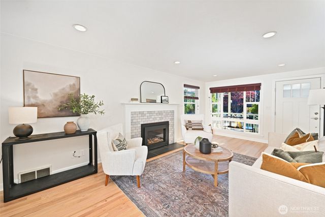4024 55th Avenue SW, Seattle, WA 98116