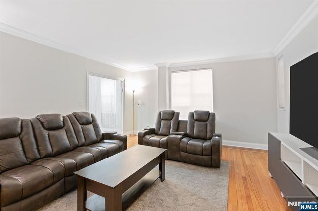 100 E Palisade Avenue B22, Englewood, NJ 07631