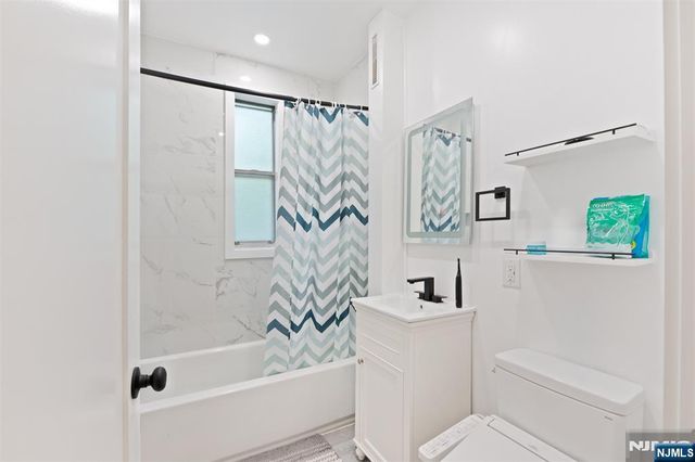 100 E Palisade Avenue B22, Englewood, NJ 07631
